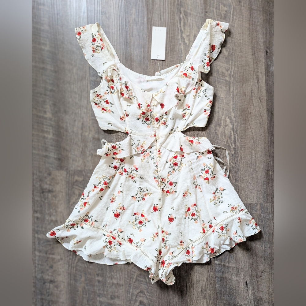 Lush Floral Ruffle Romper - Picture 2 of 7
